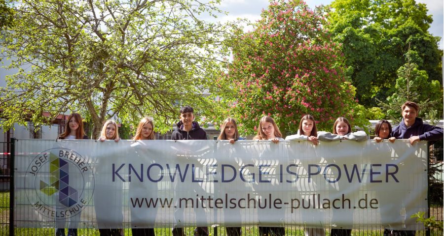 Gruppenfoto Mittelschule Pullach / Knowlegde is power